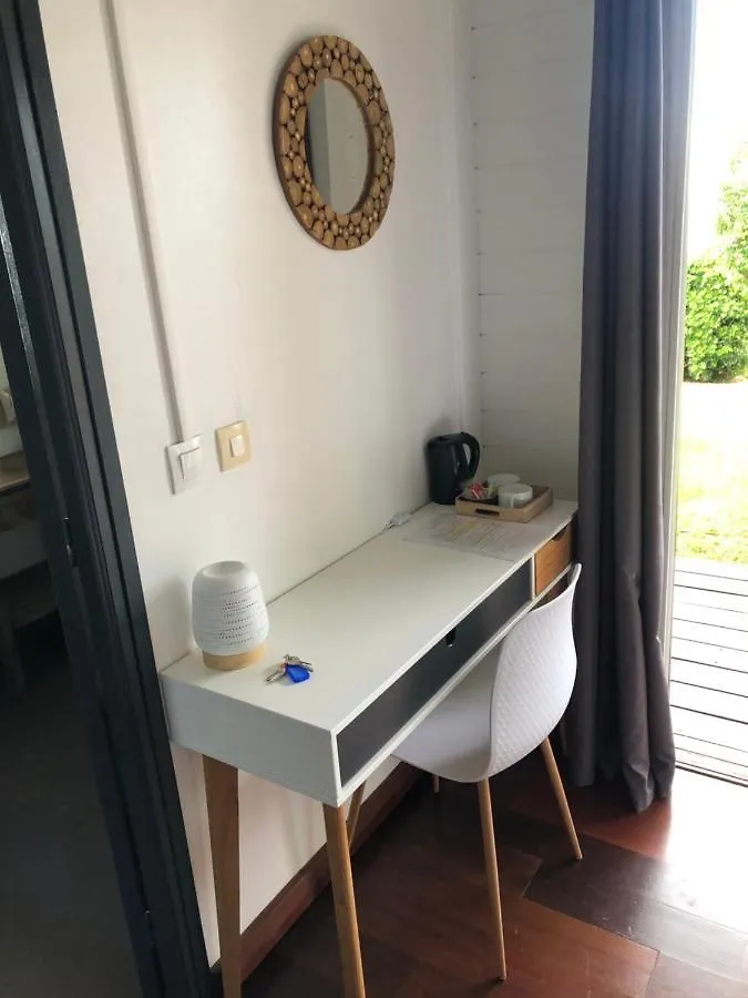 Bed & Breakfast Villa Cajou Chambres D'Hotes Chez L'Habitant Et Zanzibar Cottage Trois-Rivieres